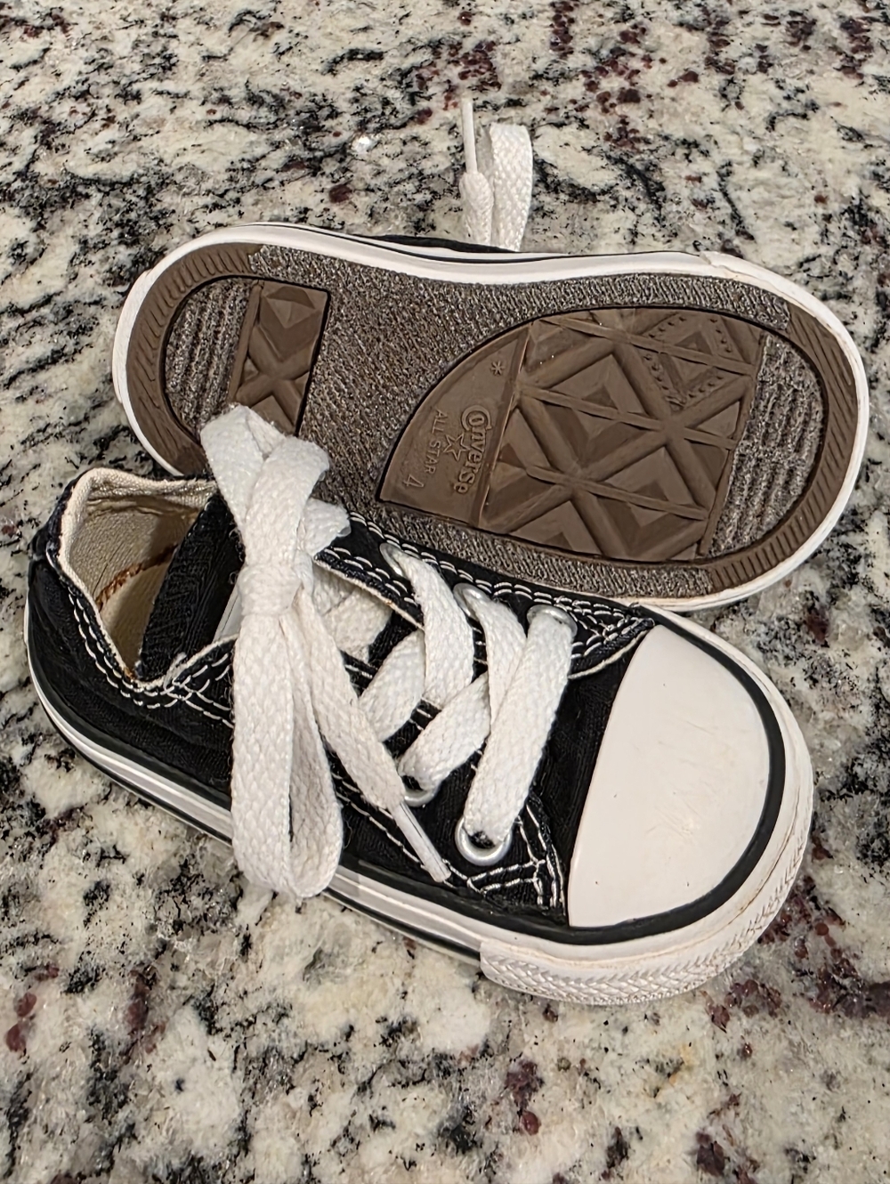 Converse Chuck Taylor Black Canvas Kids Sneakers Size 4c